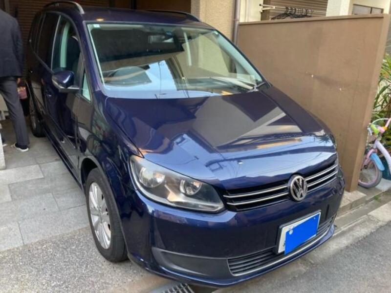 VOLKSWAGEN GOLF TOURAN