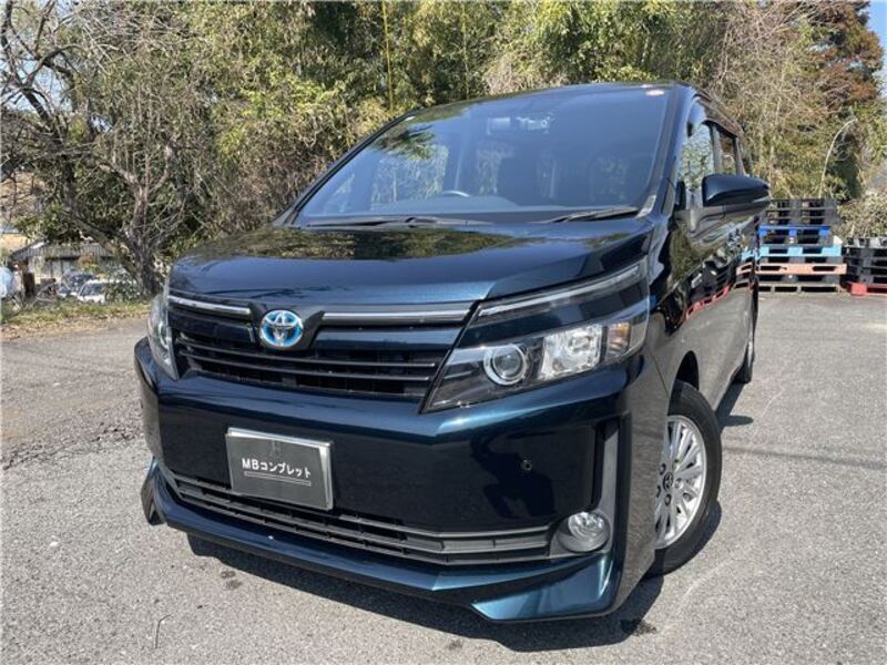 TOYOTA VOXY