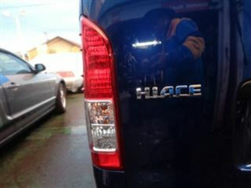 HIACE-8