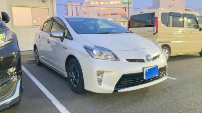 TOYOTA PRIUS
