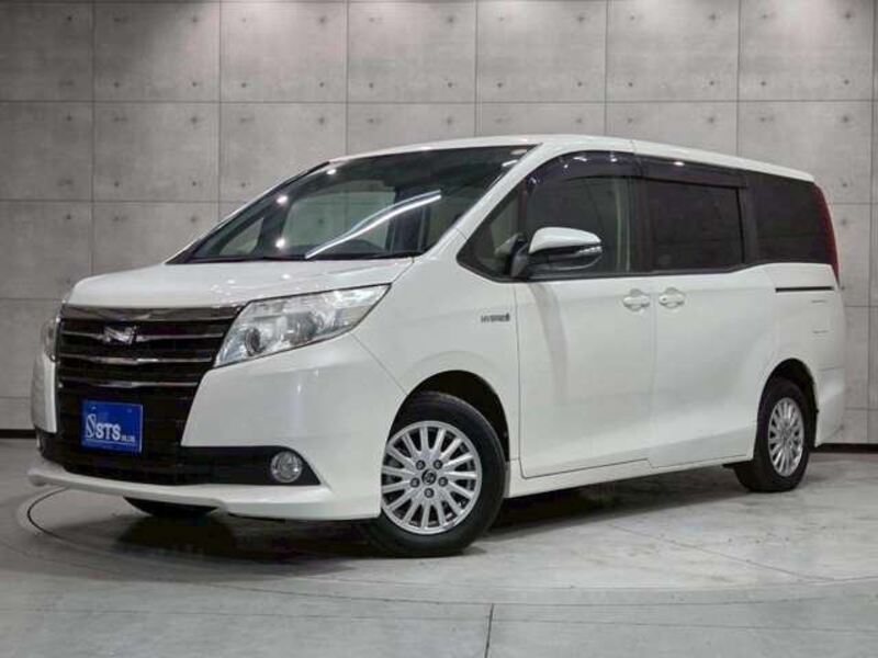 TOYOTA NOAH
