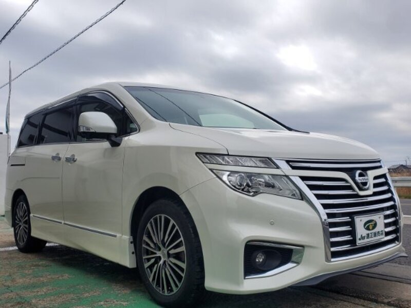 NISSAN ELGRAND