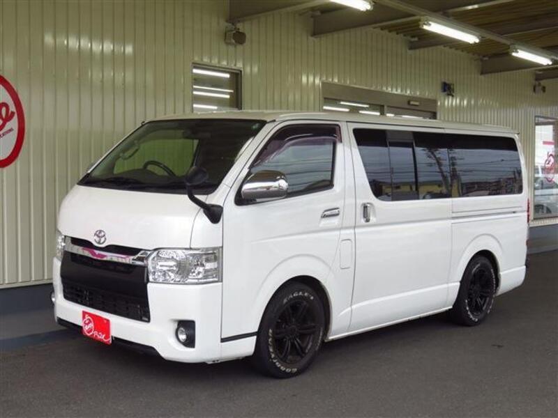 TOYOTA HIACE