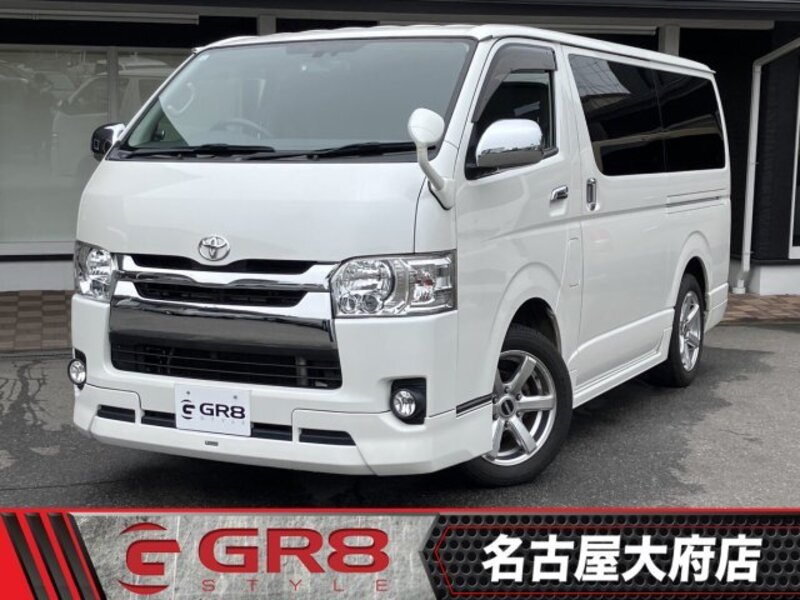 TOYOTA HIACE VAN
