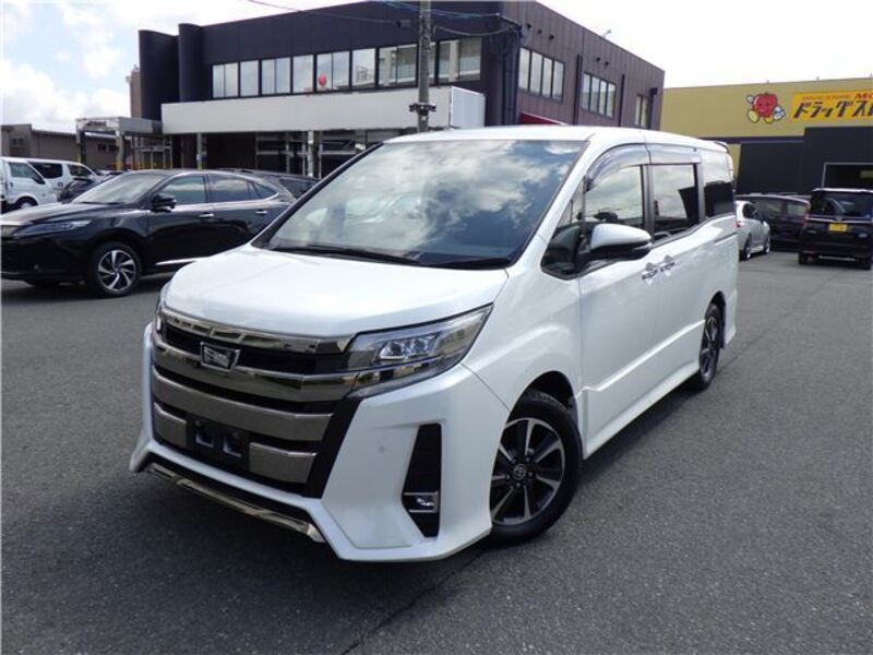 TOYOTA NOAH