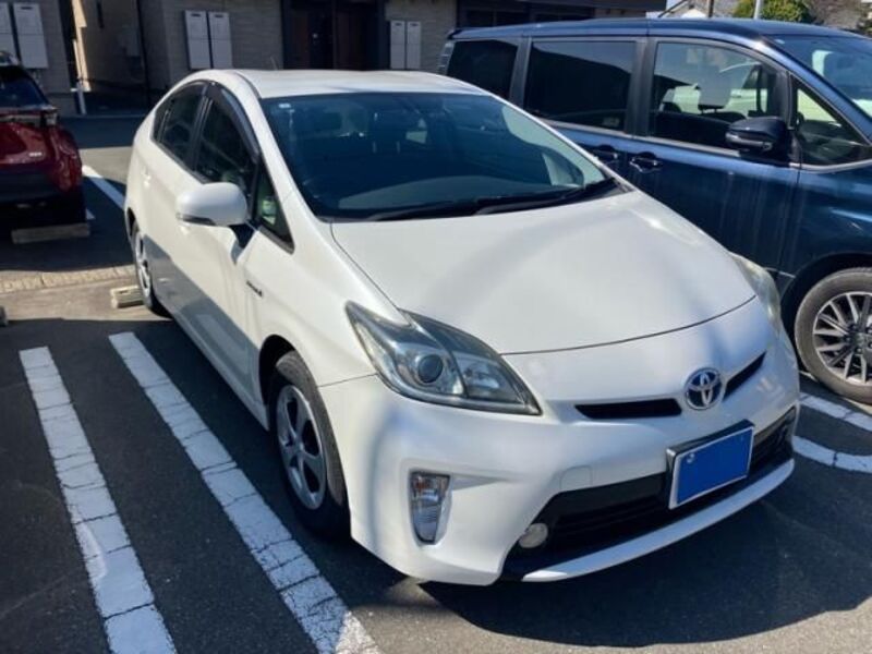 TOYOTA PRIUS