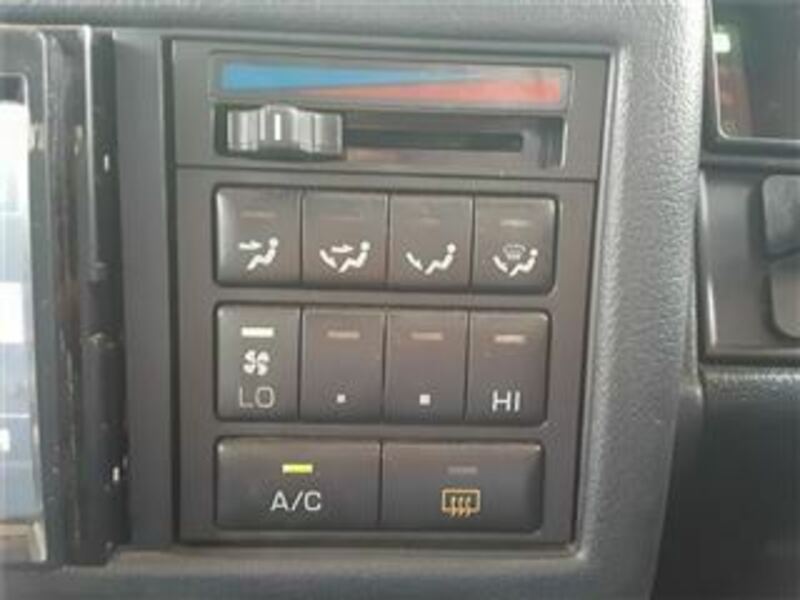 CROWN VAN