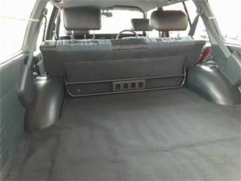 CROWN VAN