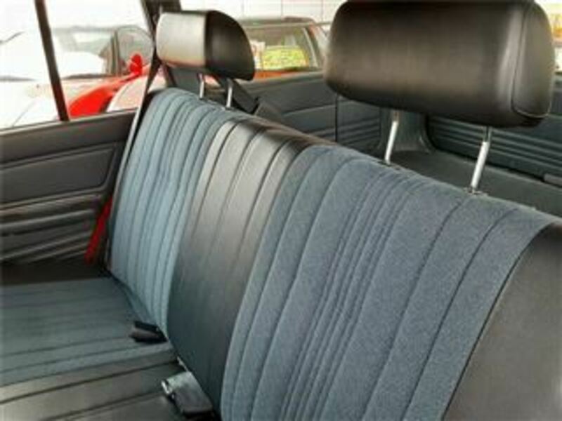 CROWN VAN