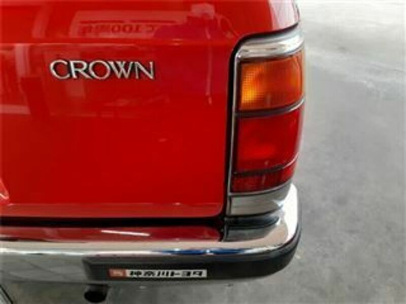 CROWN VAN