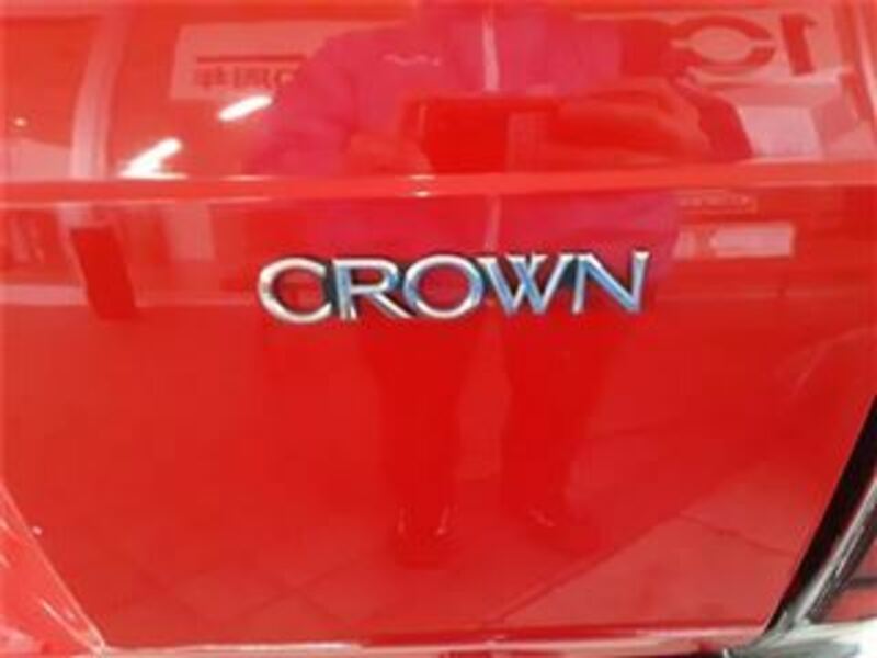 CROWN VAN