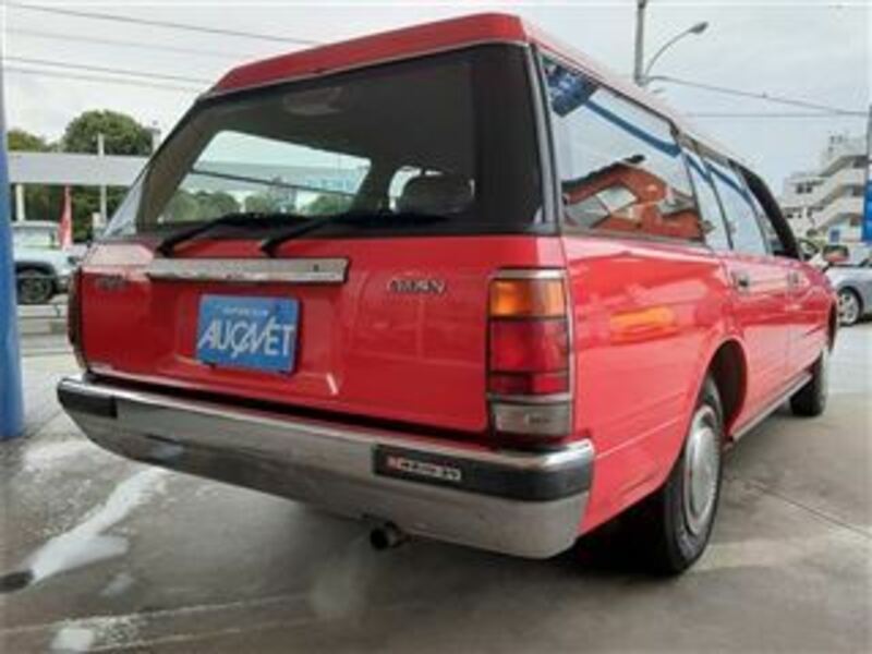 CROWN VAN