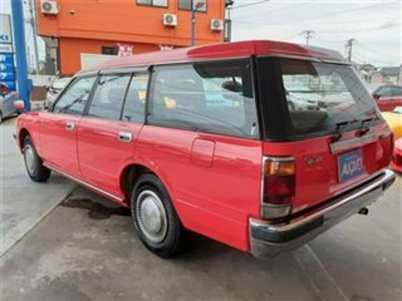 CROWN VAN