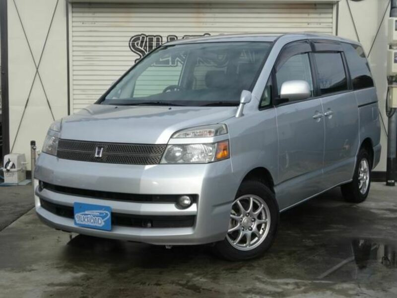 TOYOTA　VOXY