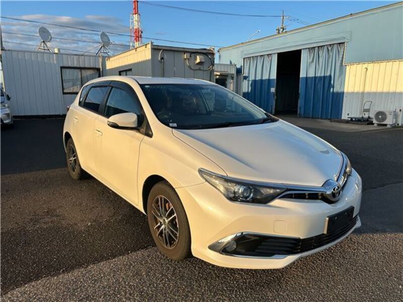 TOYOTA AURIS