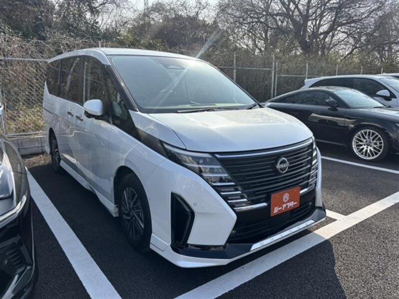 NISSAN SERENA