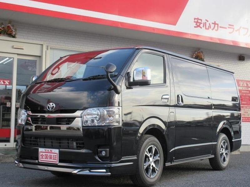 TOYOTA HIACE VAN