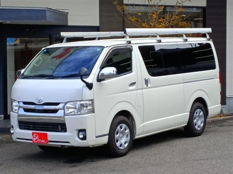 TOYOTA HIACE