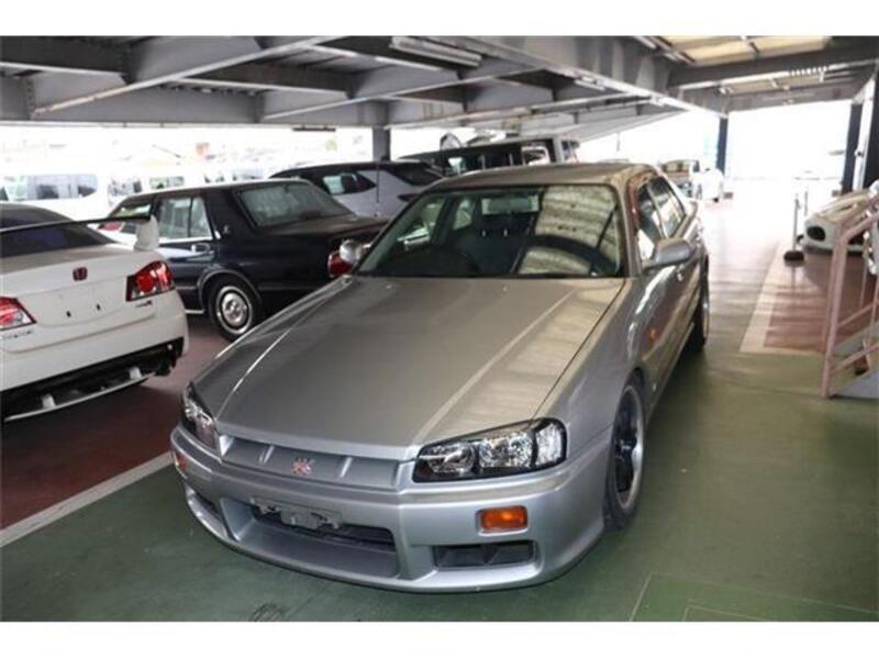 NISSAN SKYLINE