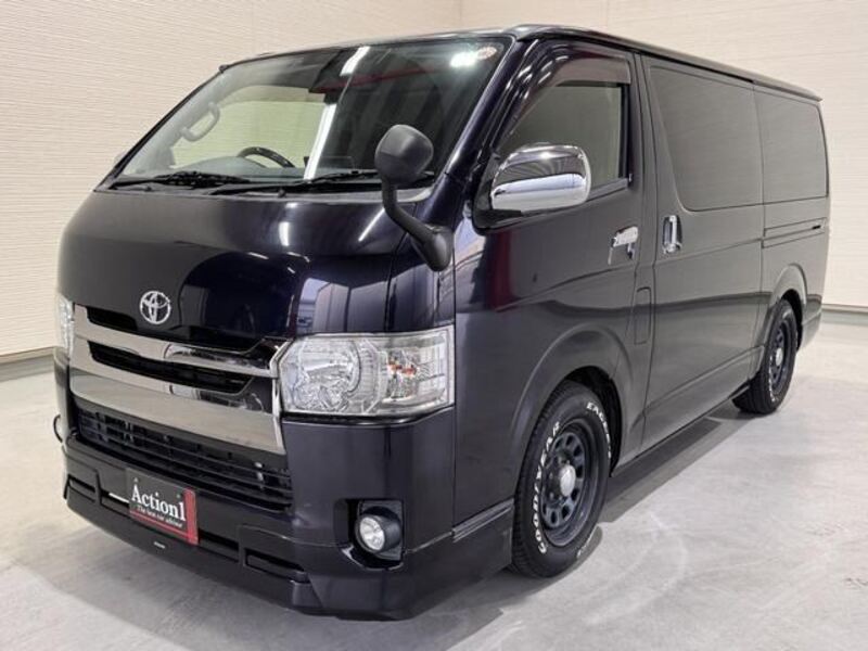 TOYOTA HIACE VAN