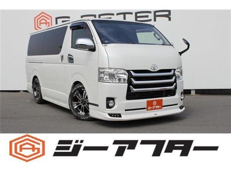 TOYOTA HIACE