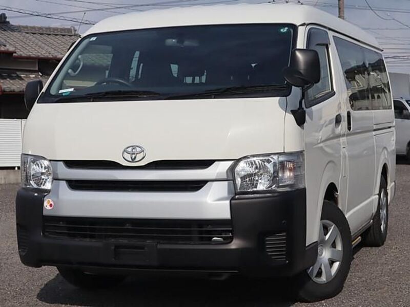 TOYOTA HIACE