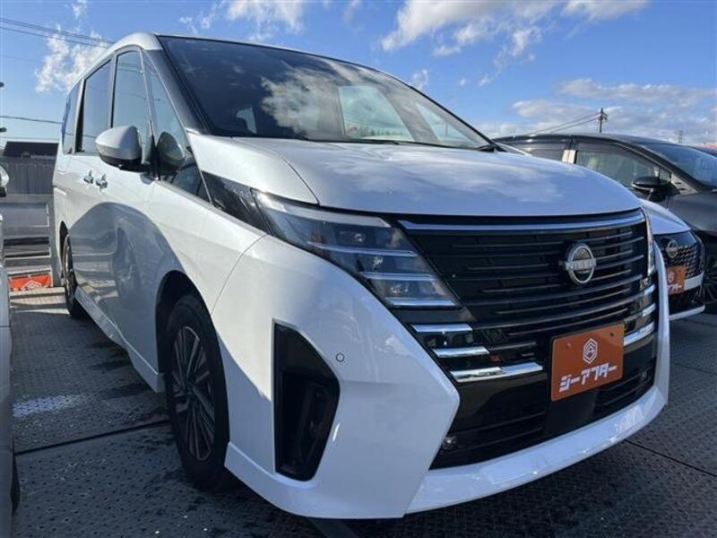 NISSAN SERENA