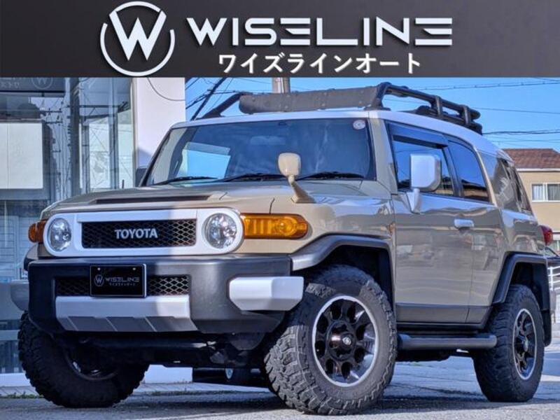 TOYOTA FJ CRUISER