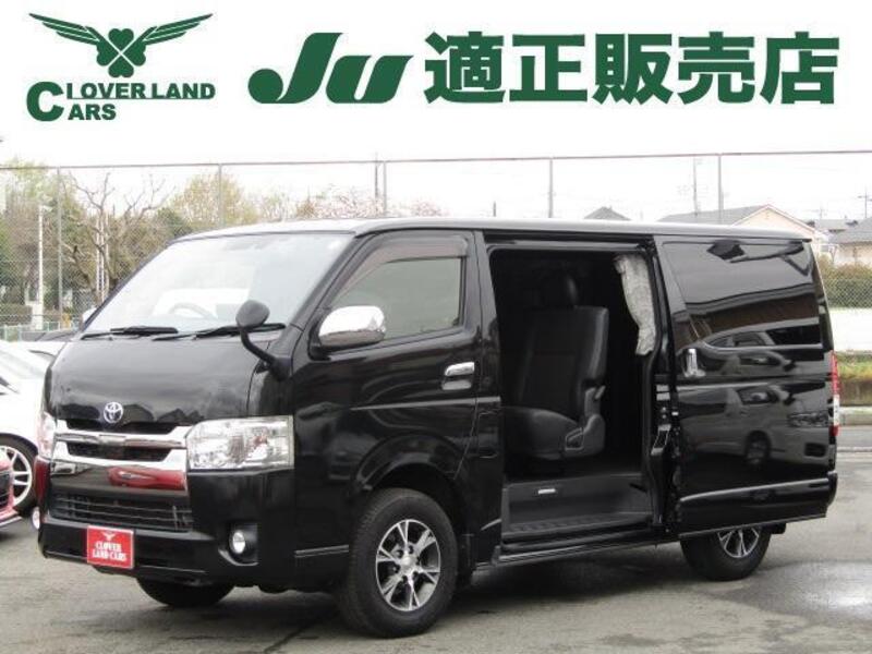 TOYOTA HIACE VAN