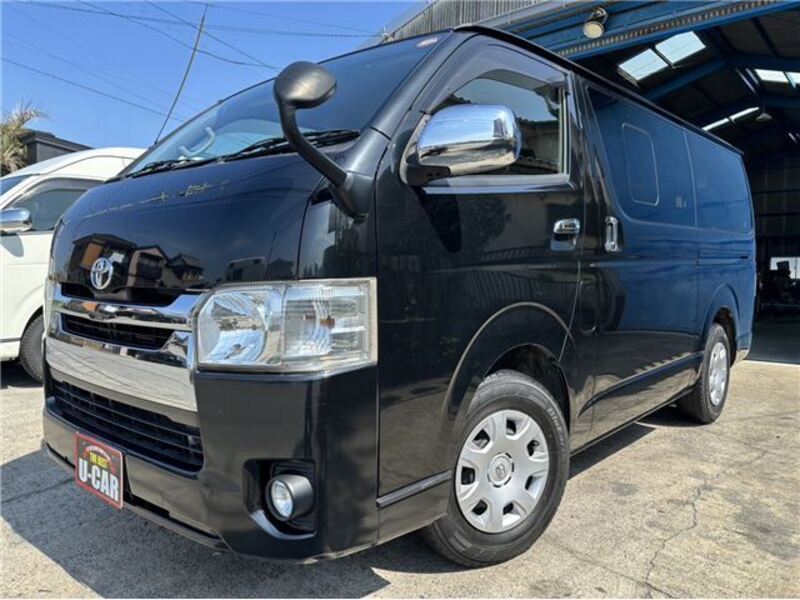 TOYOTA HIACE VAN