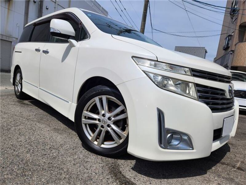 NISSAN ELGRAND