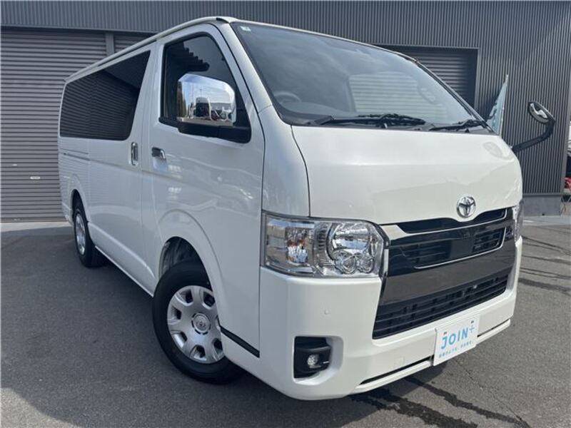 TOYOTA HIACE