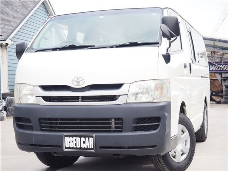TOYOTA HIACE VAN