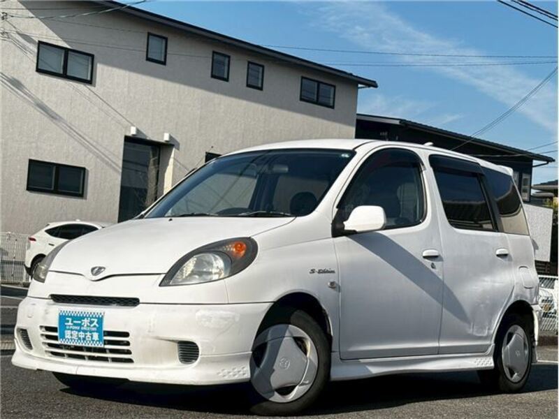 TOYOTA FUN CARGO