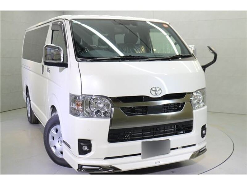 TOYOTA HIACE
