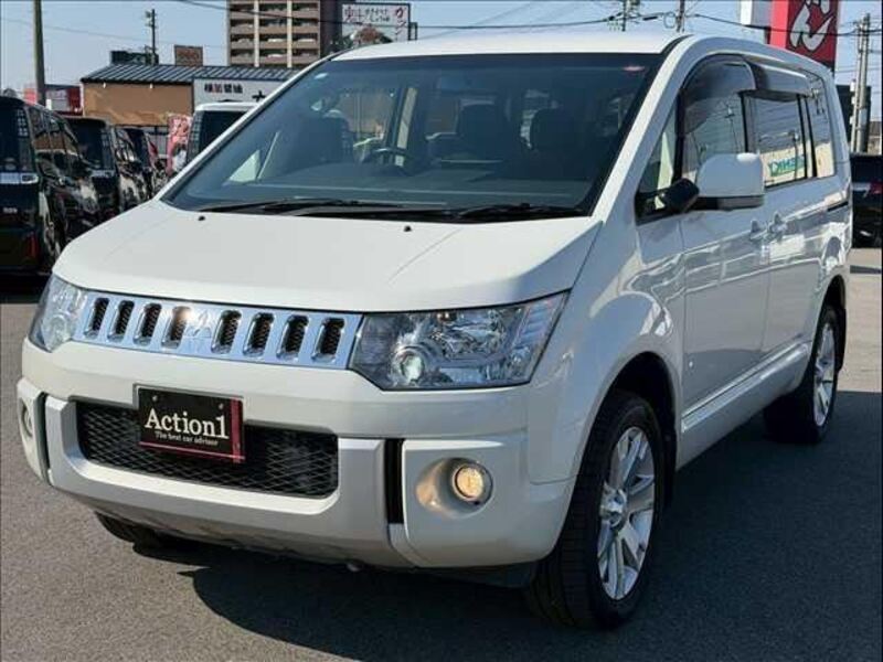 MITSUBISHI DELICA D5