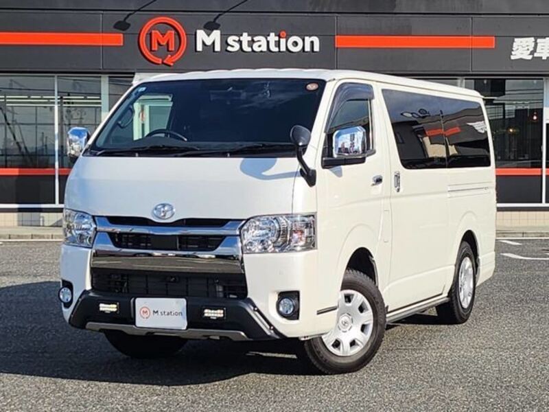 TOYOTA HIACE VAN