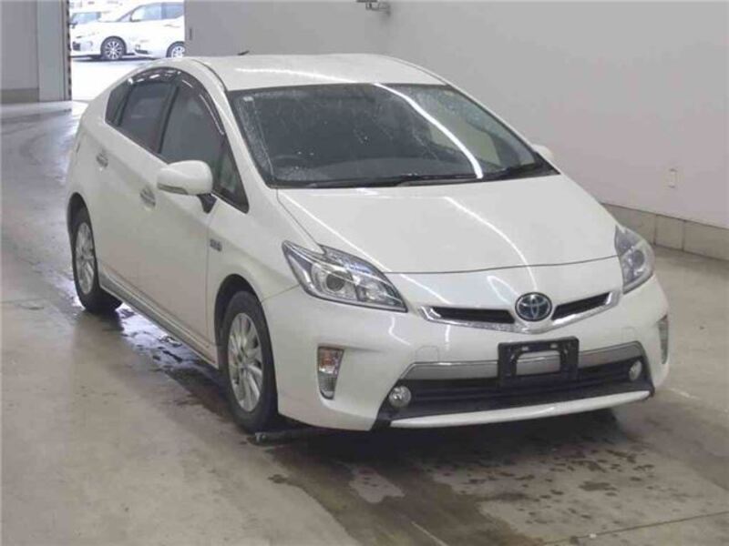 TOYOTA PRIUS PHV