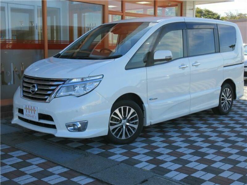 NISSAN　SERENA