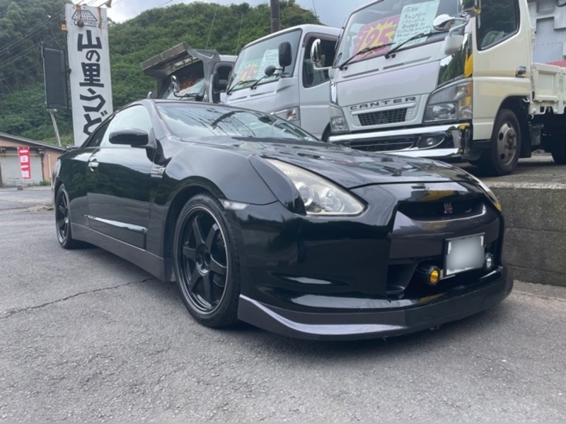 NISSAN SKYLINE