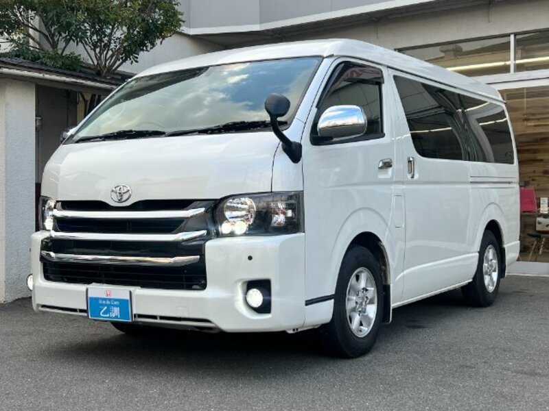TOYOTA HIACE VAN