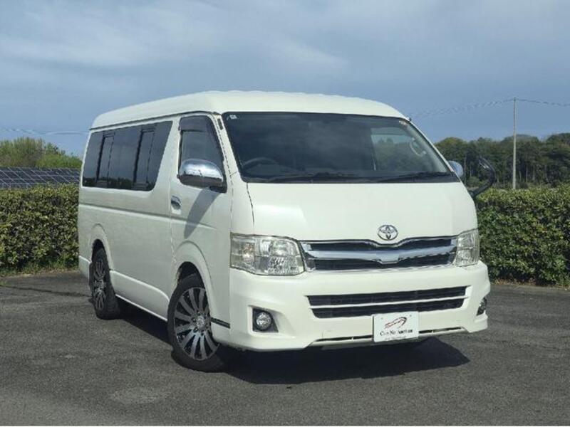 TOYOTA HIACE WAGON