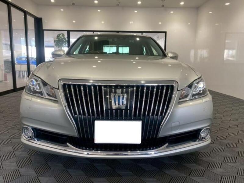 TOYOTA CROWN MAJESTA