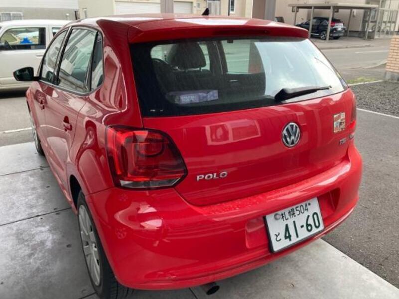 VOLKSWAGEN POLO