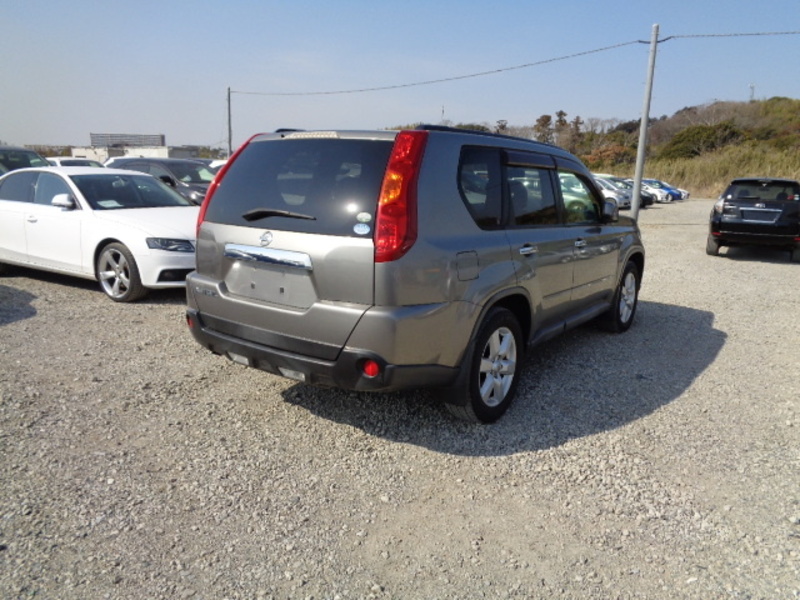 X-TRAIL