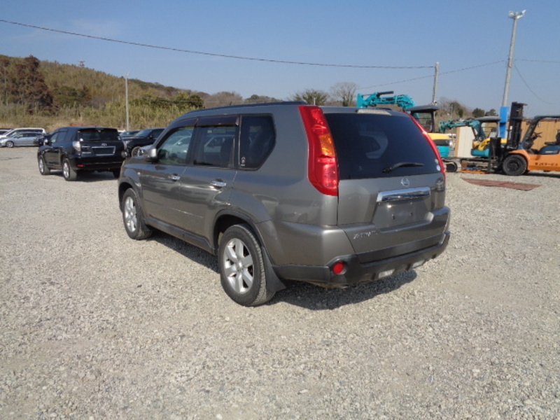 X-TRAIL