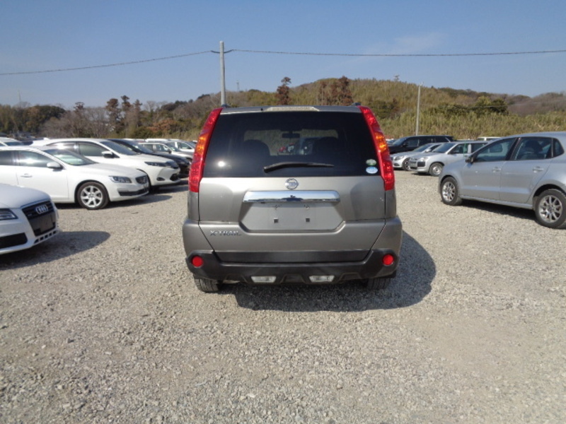 X-TRAIL