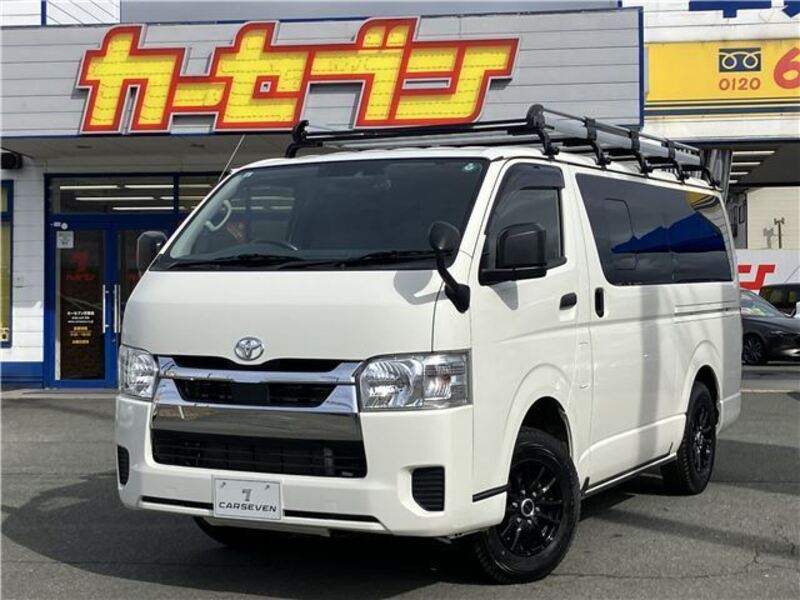 TOYOTA HIACE