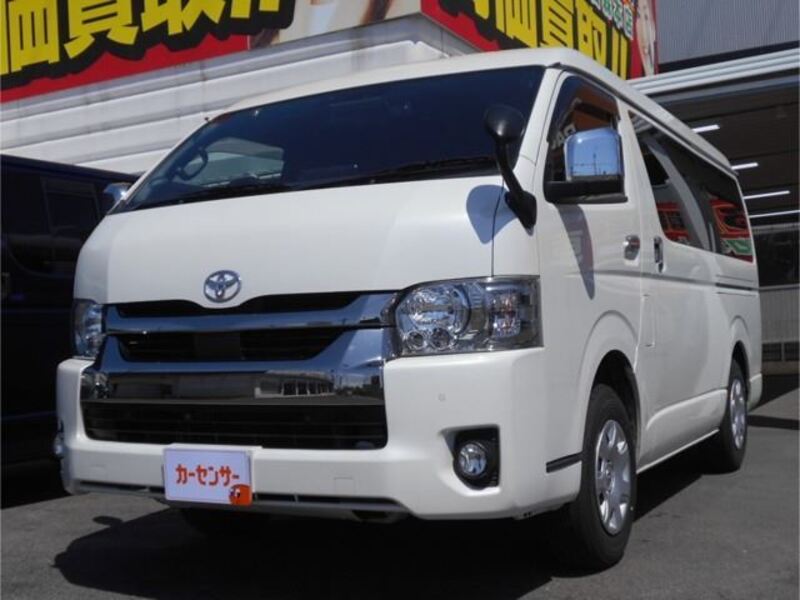 TOYOTA HIACE VAN
