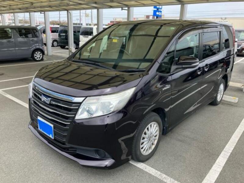 TOYOTA NOAH